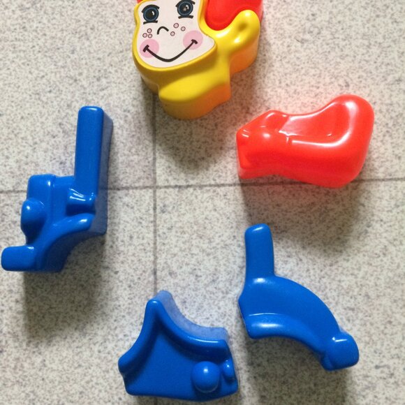 Vintage Chunky 3-D Plastic Puzzle Toy Boy in a Car Tray & 8 Pc - Picture 4 of 5